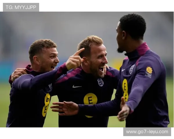 欧洲杯战术分析：阿诺德VS特里皮尔，谁是英格兰创造机会最强边后卫？