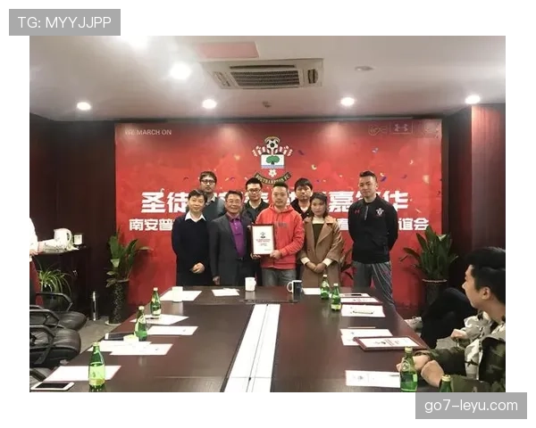 南安普顿球迷集结抗议呼吁俱乐部改革，球队状态回暖引关注