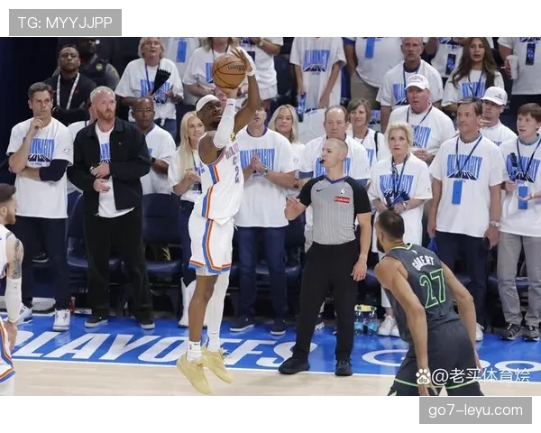 拉科防守体系全面升级,战术革新助力球队重返巅峰 拉科防守体系全面升级,战术革新助力球队重返巅峰