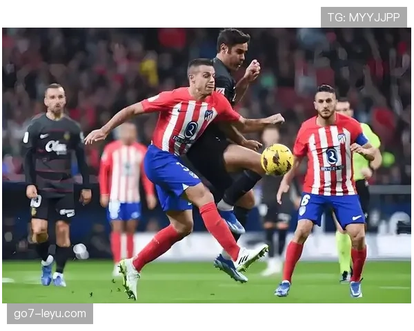 莱万特中路渗透战术革新奏效,强势取胜展现亮眼表现 莱万特中路渗透战术革新奏效,强势取胜展现亮眼表现