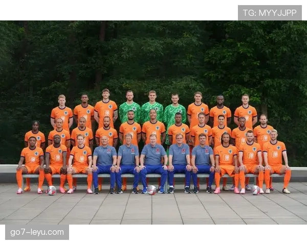 欧洲杯国家队内讧升级,球员紧张关系恐拖累赛季表现 欧洲杯国家队内讧升级,球员紧张关系恐拖累赛季表现