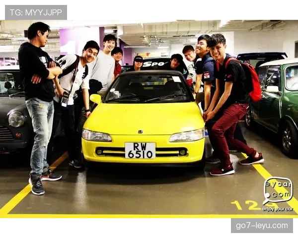 董志豪钱包厚成什么样，光看他家车就羡慕得快哭了